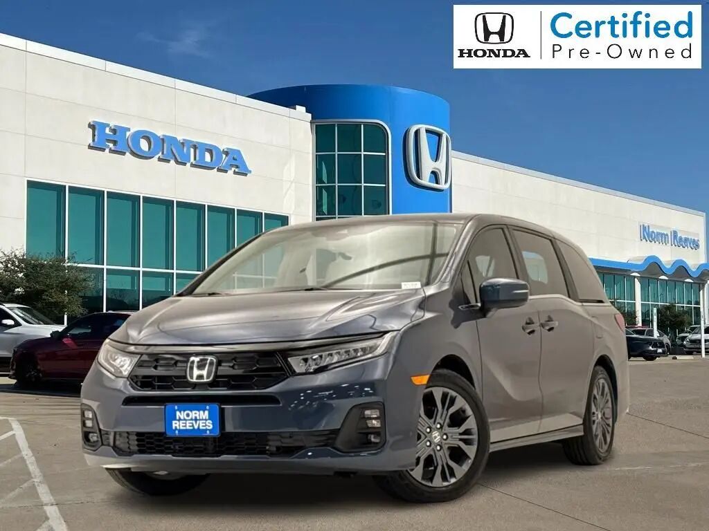 2026 Honda Odyssey Touring — photo 1 of 13