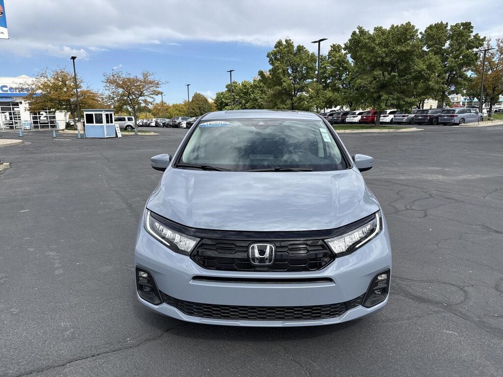 2026 Honda Odyssey Touring — photo 1 of 6