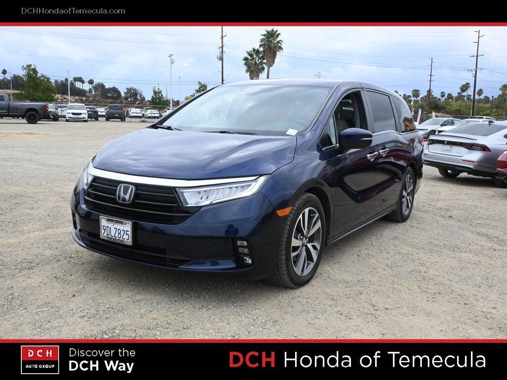 2023 Honda Odyssey TOURING — photo 1 of 7