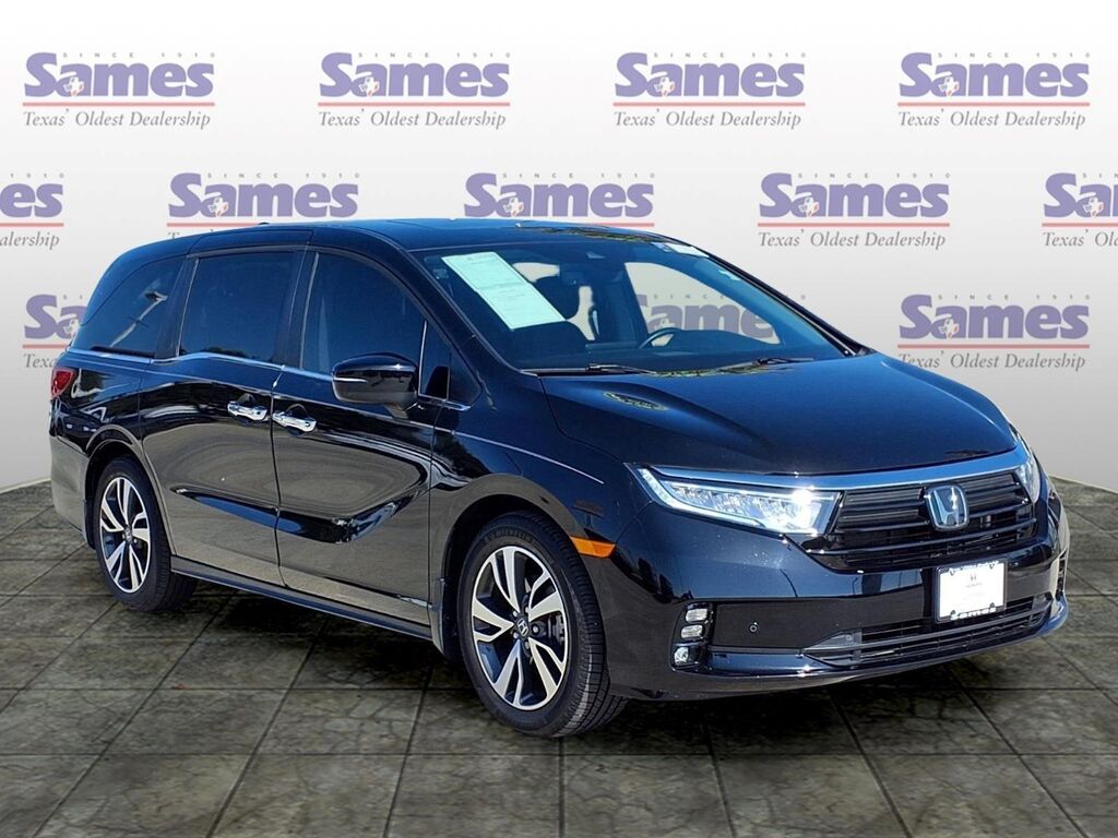 2024 Honda Odyssey Touring — photo 1 of 1