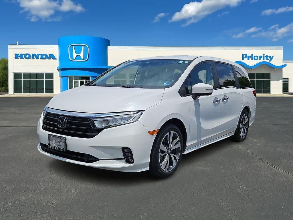 2024 Honda Odyssey Touring — photo 1 of 13