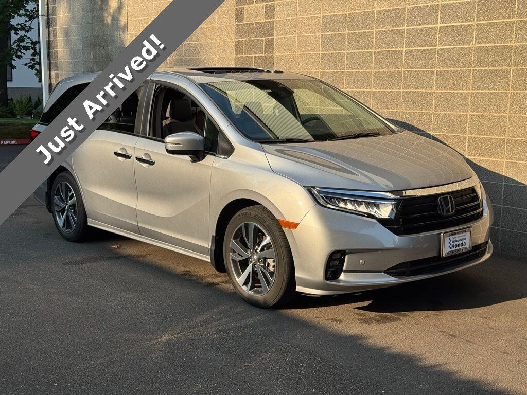 2024 Honda Odyssey TOURING — photo 1 of 7