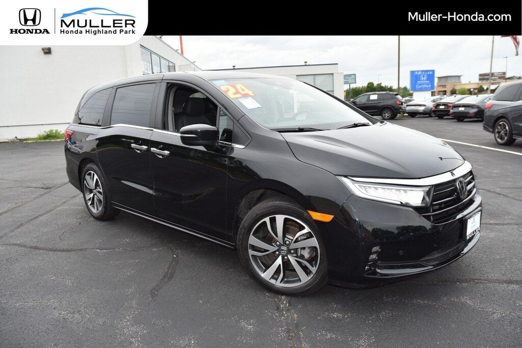 2024 Honda Odyssey Touring — photo 1 of 11