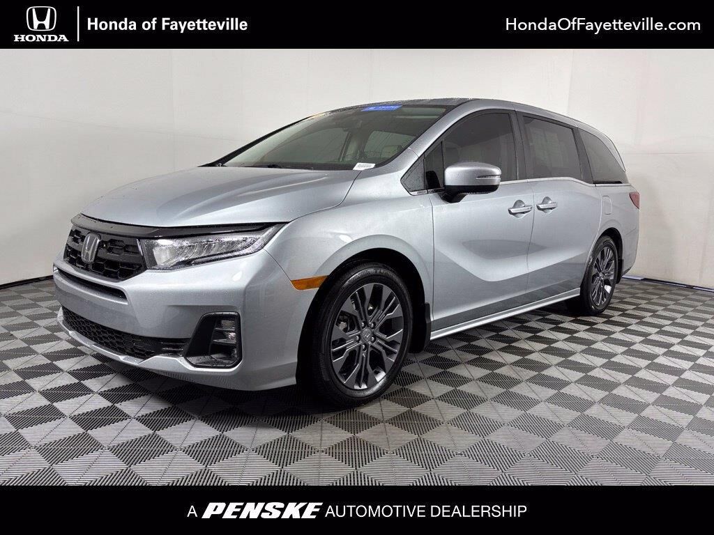2026 Honda Odyssey Touring — photo 1 of 13