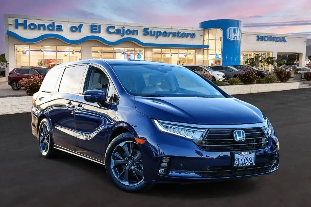 2023 Honda Odyssey Elite — photo 1 of 13