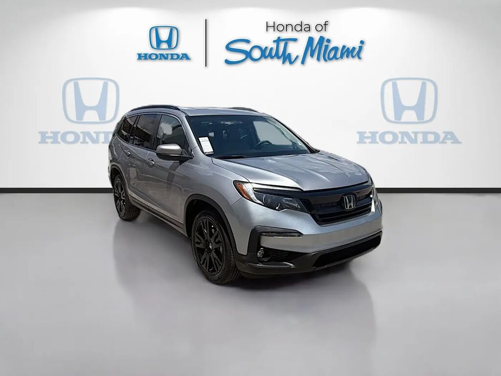 2022 Honda Pilot SE — photo 1 of 13