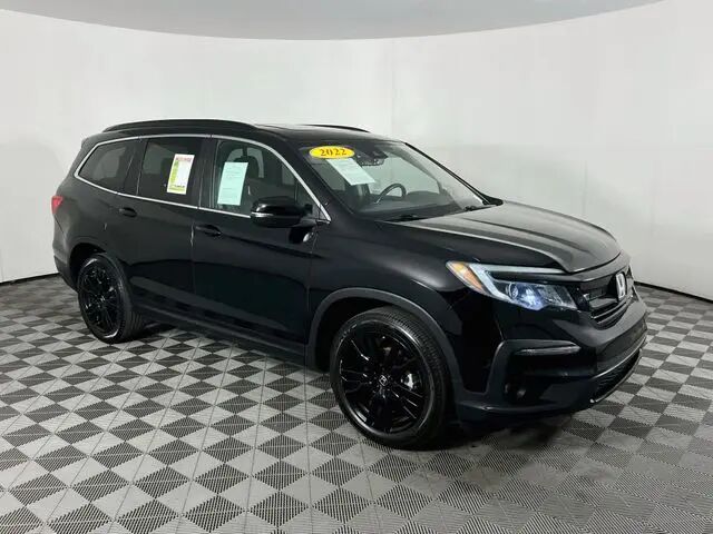 2022 Honda Pilot SE — photo 1 of 13
