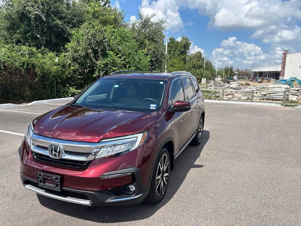 2021 Honda Pilot 2WD Touring-7 — photo 1 of 6