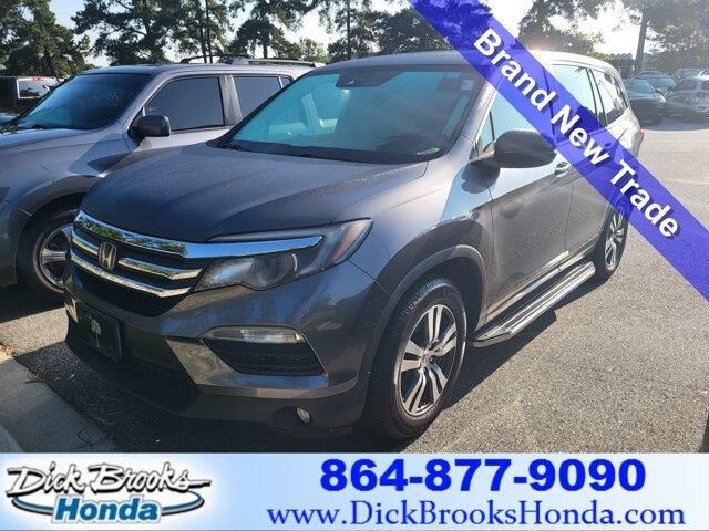 2017 Honda Pilot EX-L w/Honda Sensing — photo 1 of 10