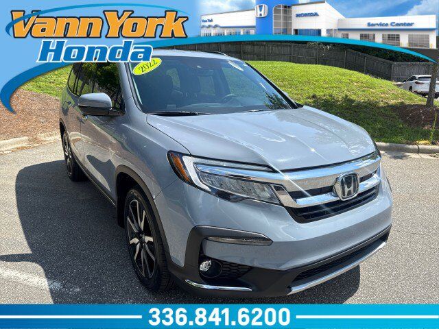 2022 Honda Pilot 2WD TRG 7P — photo 1 of 7