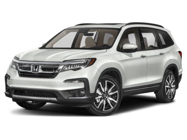 2022 Honda Pilot Touring w/Rear Captain's Chairs — photo 1 of 13