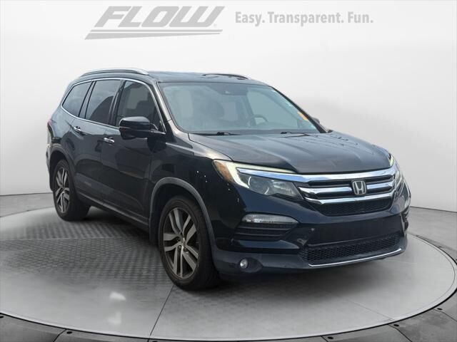 2017 Honda Pilot Touring — photo 1 of 1