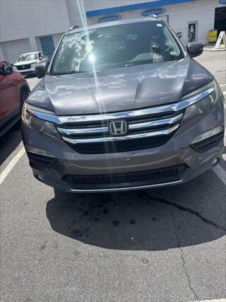 2018 Honda Pilot Touring — photo 1 of 4