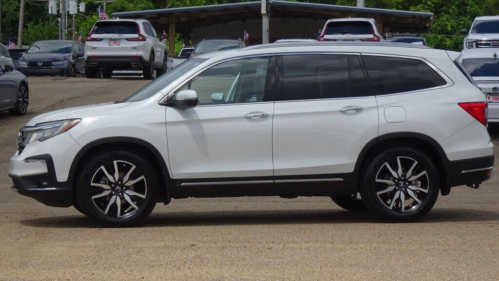 2020 Honda Pilot Touring — photo 1 of 1
