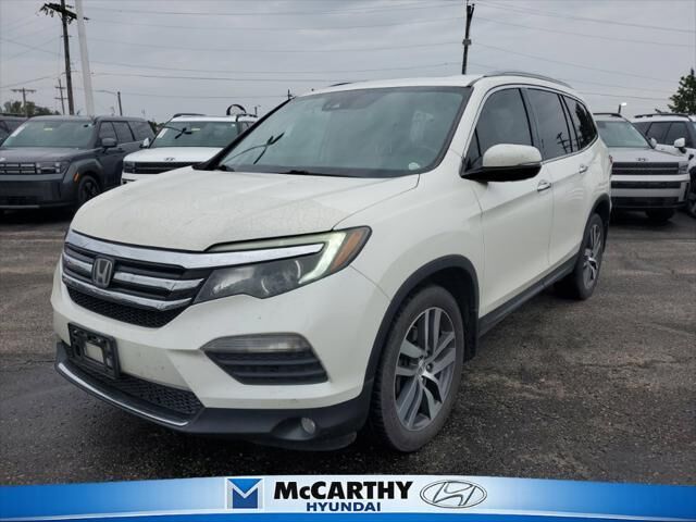 2017 Honda Pilot Elite — photo 1 of 13