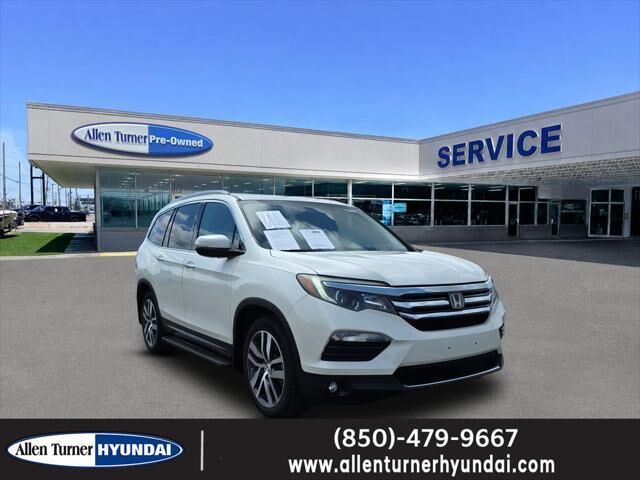 2017 Honda Pilot Elite — photo 1 of 13