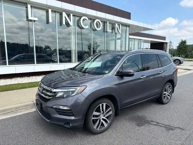 2016 Honda Pilot Elite — photo 1 of 39