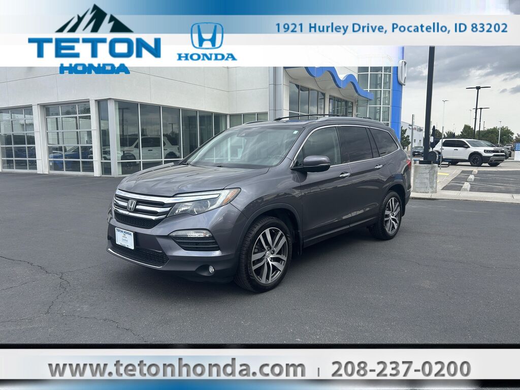 2017 Honda Pilot Elite — photo 1 of 14