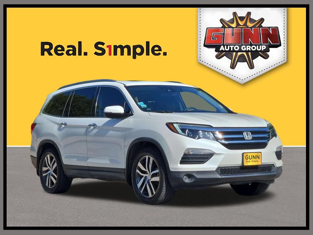 2017 Honda Pilot AWD Elite — photo 1 of 7