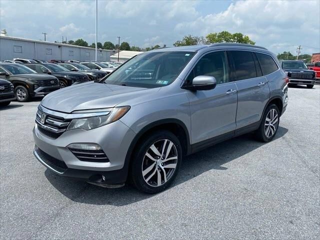 2017 Honda Pilot Elite — photo 1 of 13