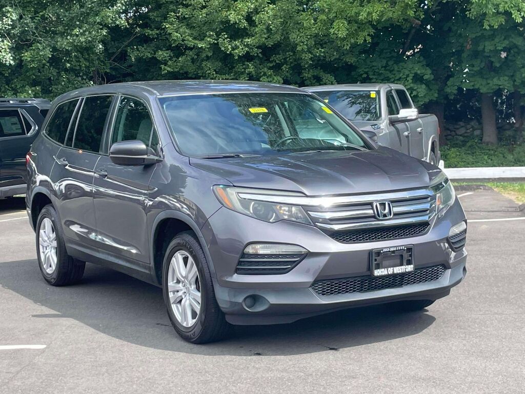 2016 Honda Pilot LX — photo 1 of 13