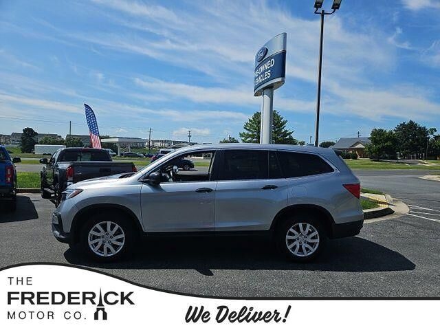 2019 Honda Pilot LX — photo 1 of 3