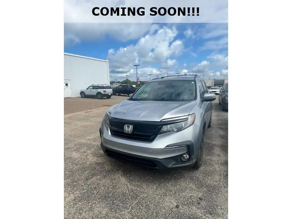 2021 Honda Pilot SE — photo 1 of 14