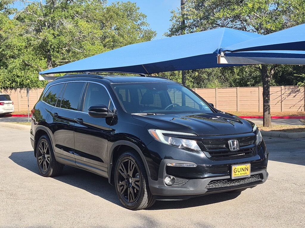 2022 Honda Pilot AWD SE — photo 1 of 7