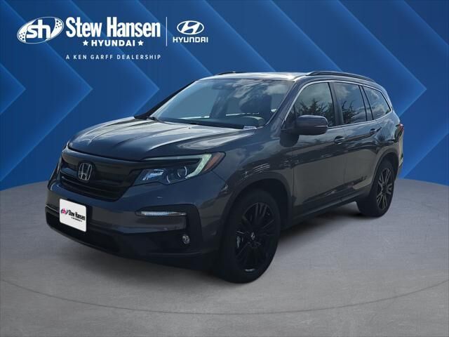 2022 Honda Pilot SE — photo 1 of 13