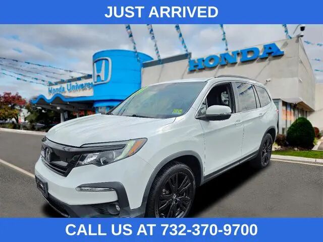 2021 Honda Pilot SE — photo 1 of 13