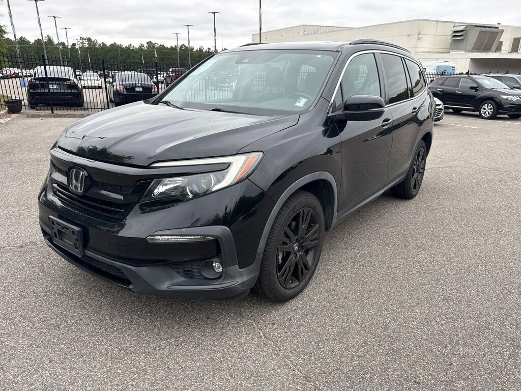 2022 Honda Pilot SE — photo 1 of 13