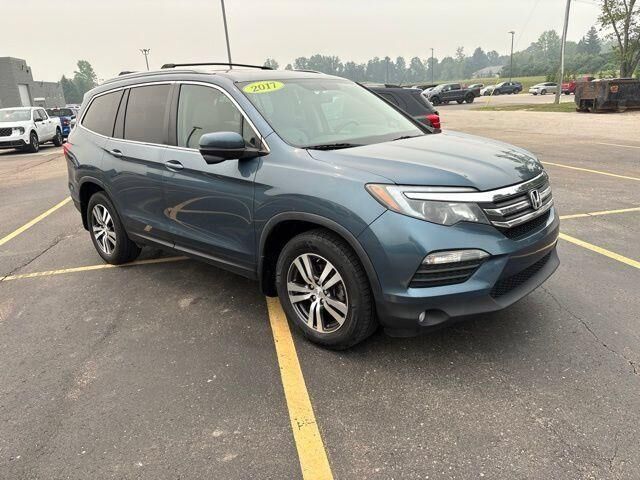2017 Honda Pilot EX-L — photo 1 of 13