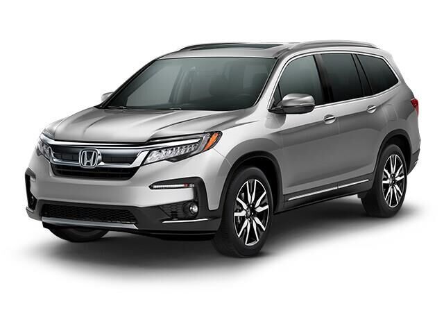 2020 Honda Pilot Touring w/Rear Captain's Chairs