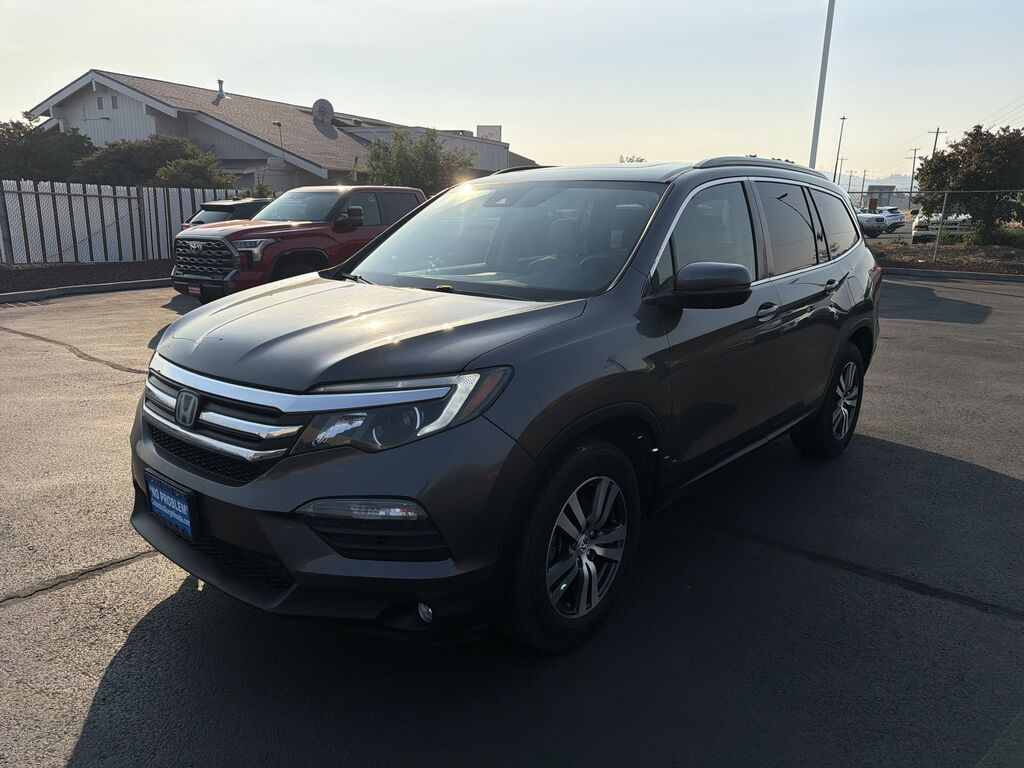 2017 Honda Pilot AWD EX-L with Honda Sensing — photo 1 of 7