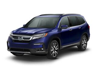 2021 Honda Pilot Touring w/Rear Captain's Chairs