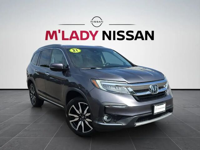 2021 Honda Pilot Touring w/Rear Captain's Chairs
