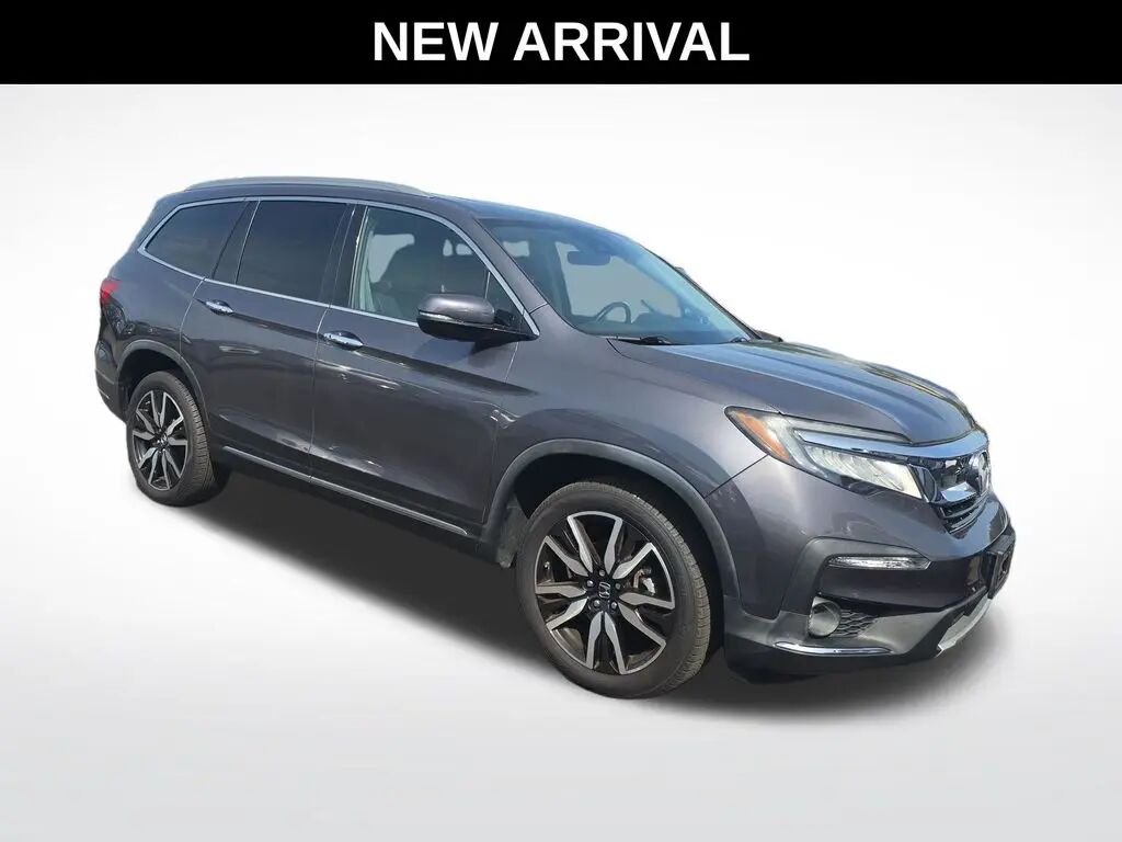 2021 Honda Pilot Touring w/Rear Captain's Chairs — photo 1 of 12