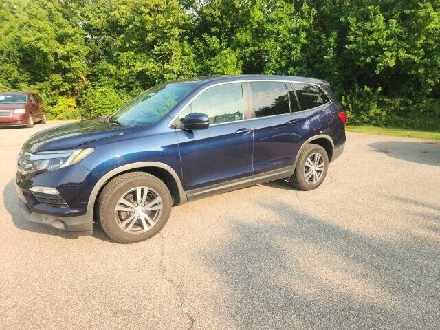 2017 Honda Pilot EX-L w/RES — photo 1 of 26