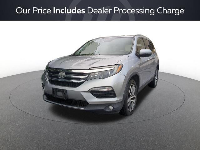 2018 Honda Pilot Touring — photo 1 of 13