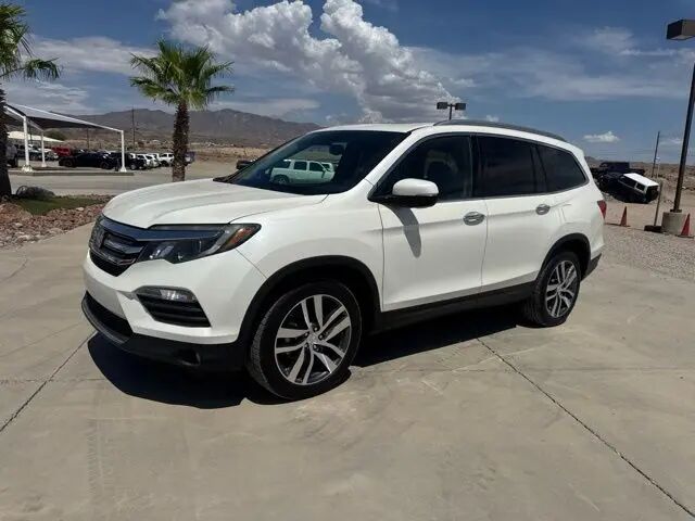 2018 Honda Pilot Touring — photo 1 of 21