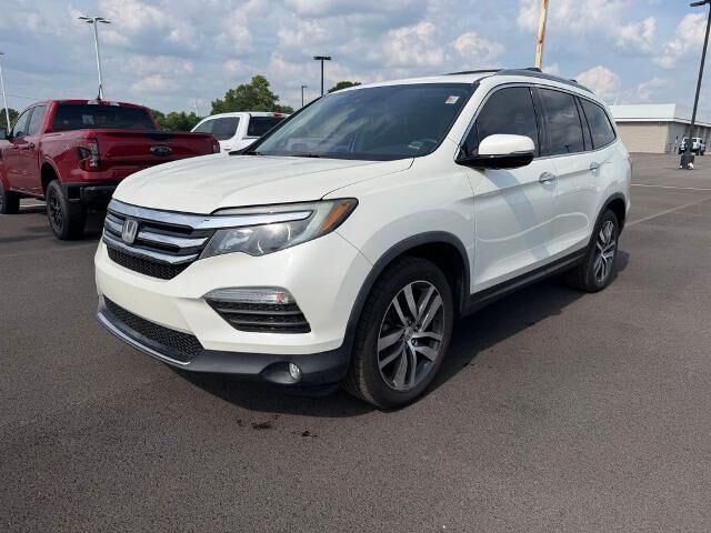 2018 Honda Pilot Touring — photo 1 of 26