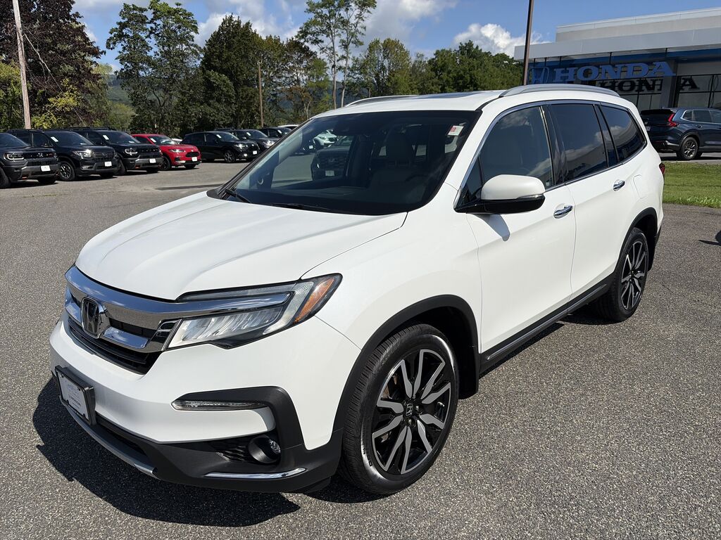 2021 Honda Pilot AWD Touring — photo 1 of 7