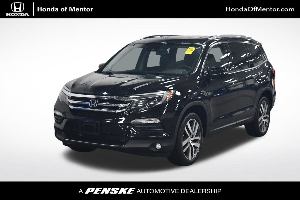 2017 Honda Pilot AWD Touring — photo 1 of 7