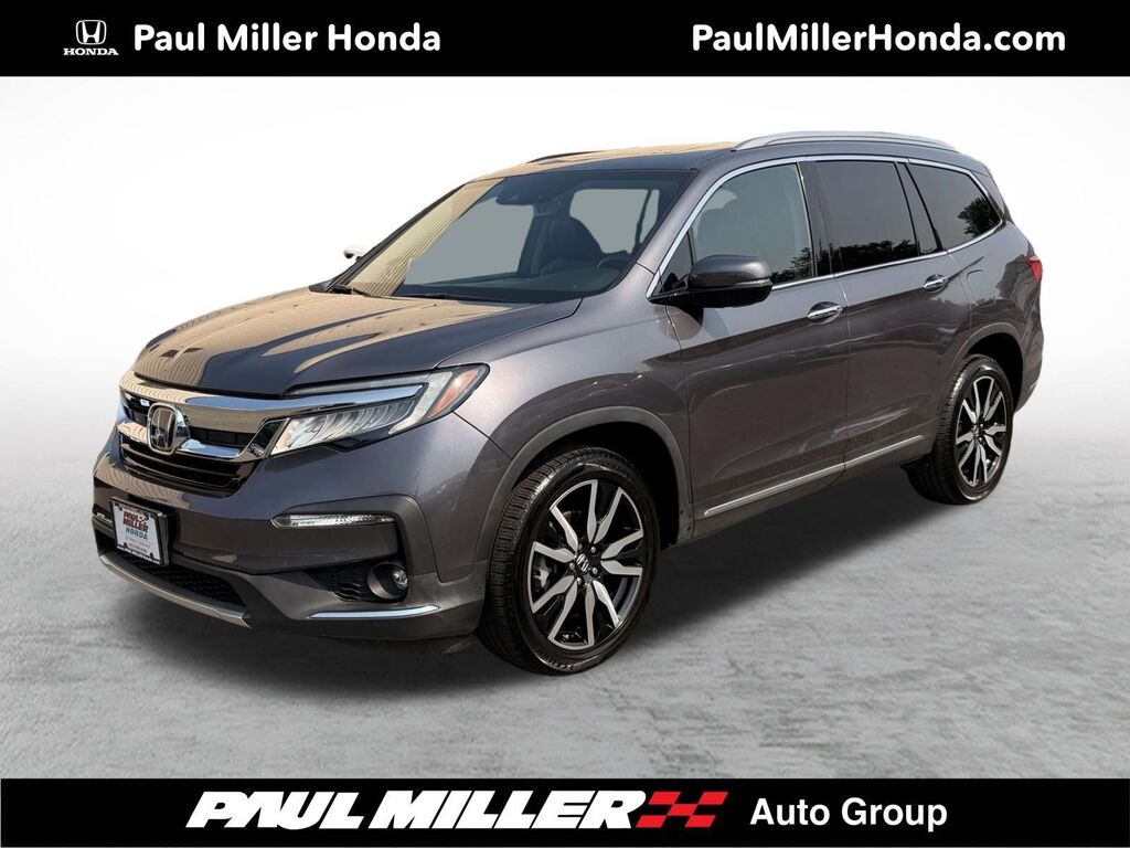 2021 Honda Pilot Touring — photo 1 of 14
