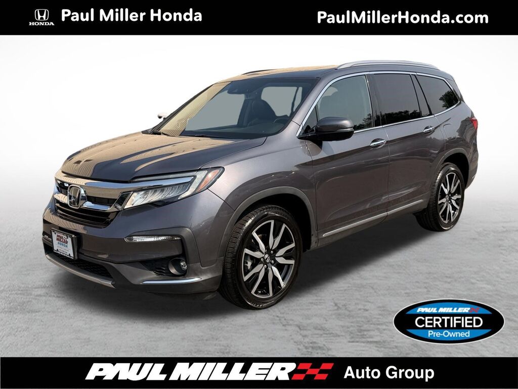 2021 Honda Pilot Touring — photo 1 of 13