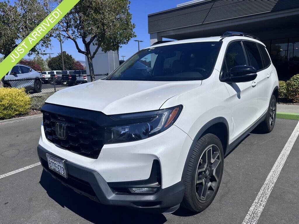2022 Honda Passport Elite — photo 1 of 15