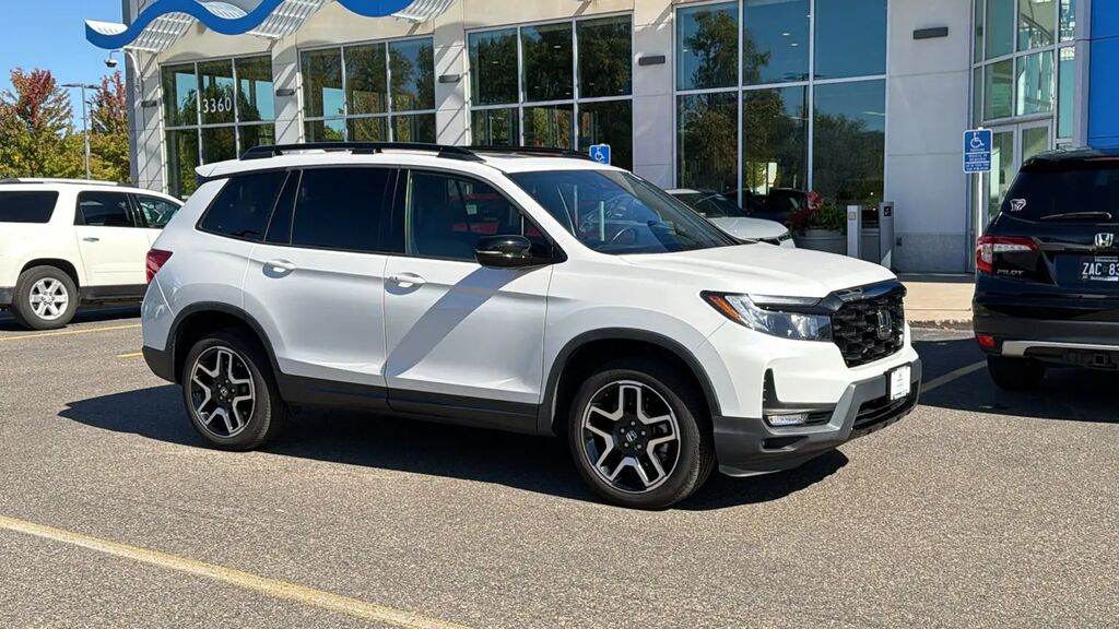 2023 Honda Passport Elite — photo 1 of 13