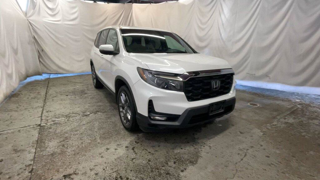 2023 Honda Passport AWD EX-L — photo 1 of 7