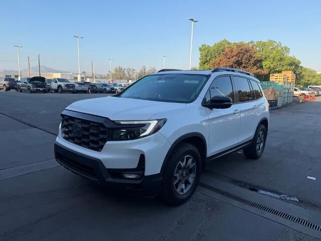 2023 Honda Passport TrailSport — photo 1 of 10