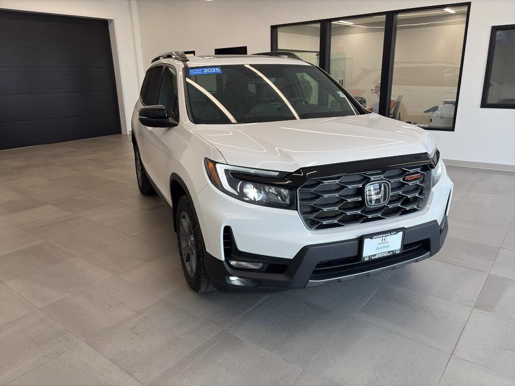 2025 Honda Passport TrailSport — photo 1 of 13